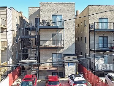 Building Photo - 5062 N Kimball Ave