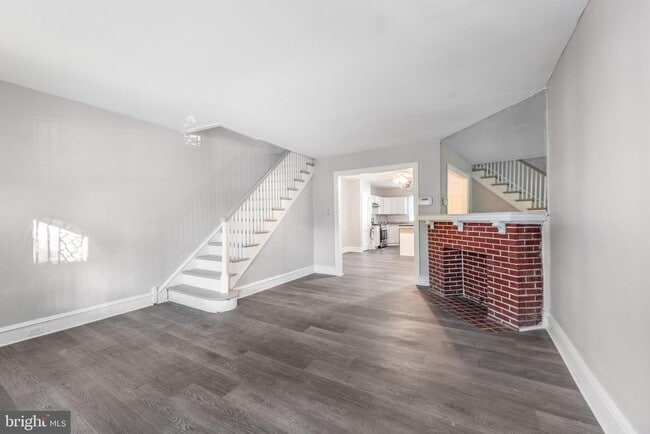 Building Photo - 5645 Lebanon Ave