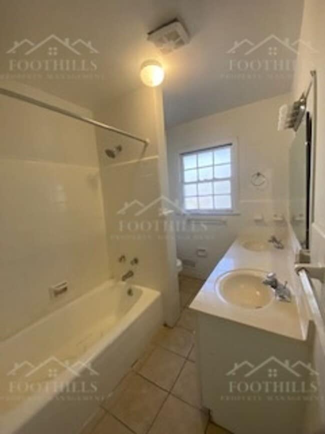 Building Photo - 1109 Reed Rd