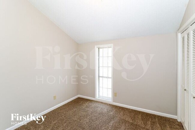 Building Photo - 2715 Welchlawn St