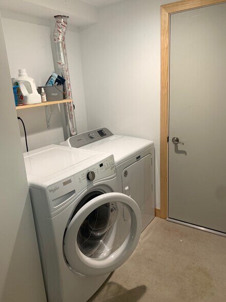 Washer & Dryer - 4334 Drew Ave S