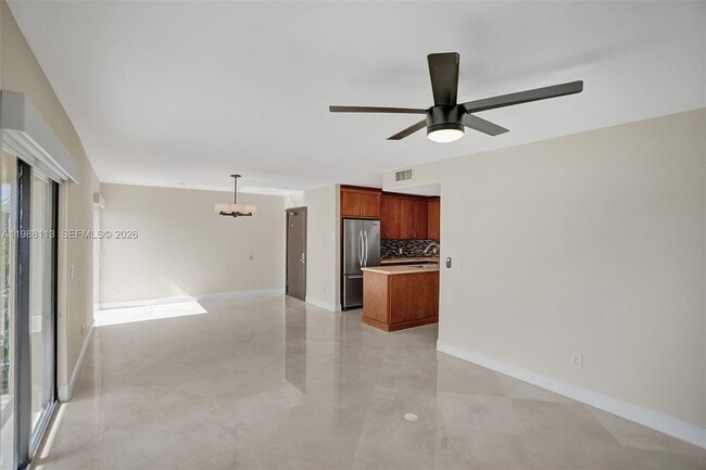 Building Photo - 2201 Brickell Ave