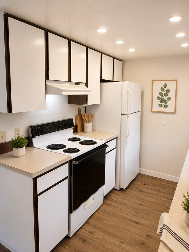 Building Photo - Beautiful ground floor unit in Lynnwood 4-plex
