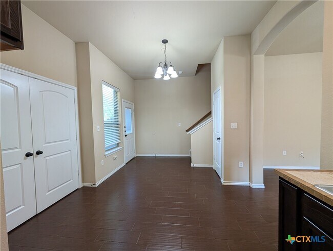 Building Photo - 957 Brown Rock Dr