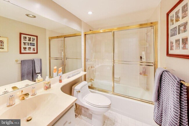 Building Photo - 1101 S Arlington Ridge Rd