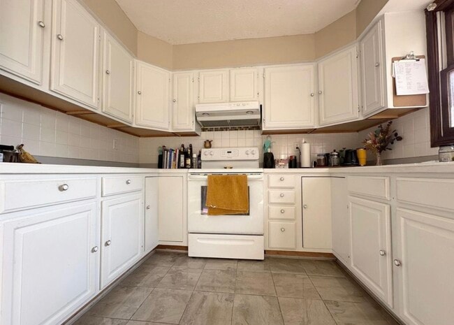 Building Photo - 4131 Paxton Cir