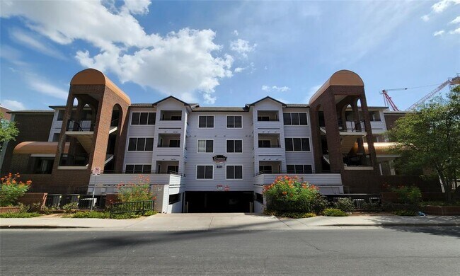 Building Photo - 501 W 26th St