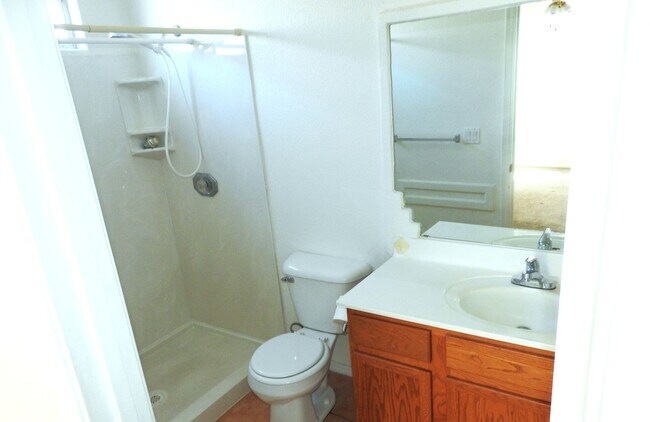 Building Photo - K-1014