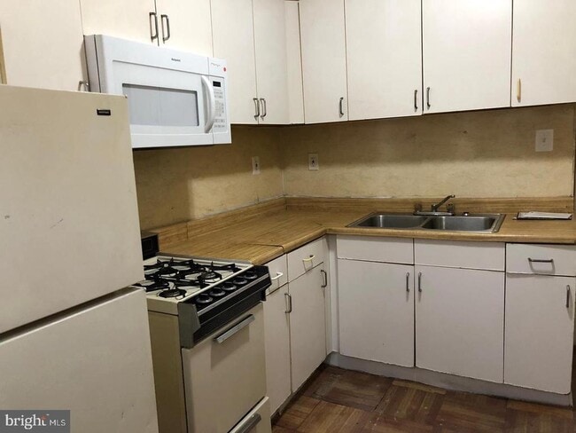 Building Photo - 819 E Allegheny Ave