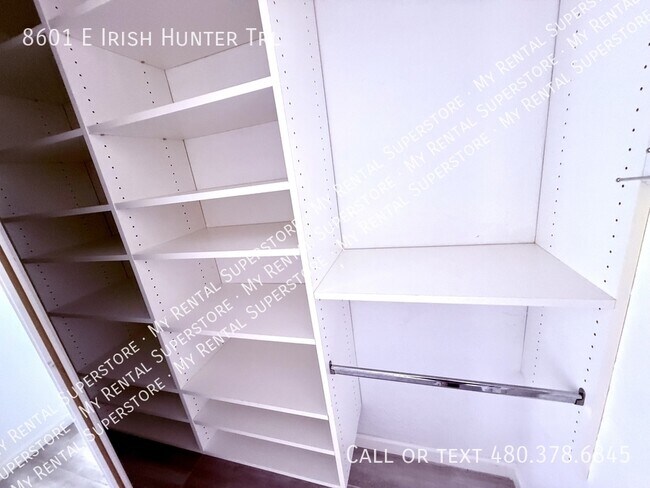 Building Photo - 8601 E Irish Hunter Trail