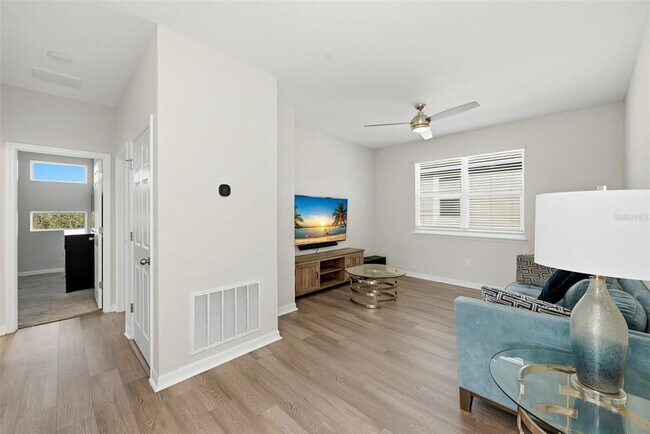 Building Photo - 16662 Wingspread Loop