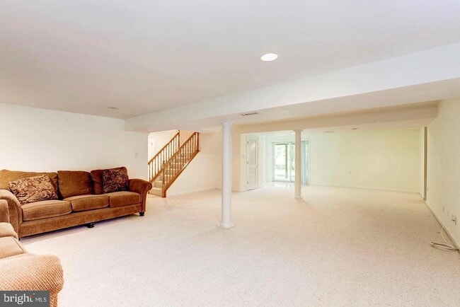 Building Photo - 11220 Broad Green Dr