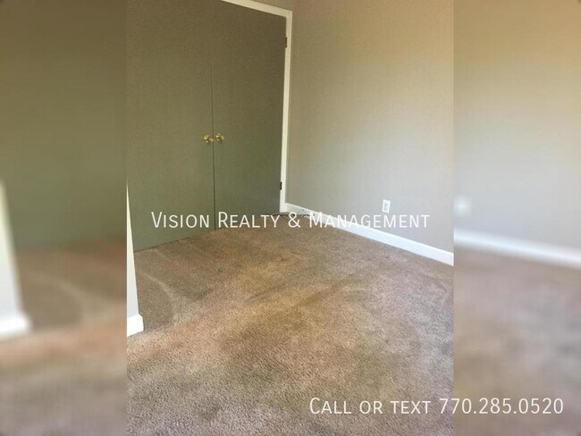 Building Photo - 3BR/2BA Duplex Home