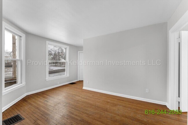 Building Photo - 801 Prospect Ave SE