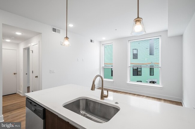 Building Photo - 4324 Lancaster Ave