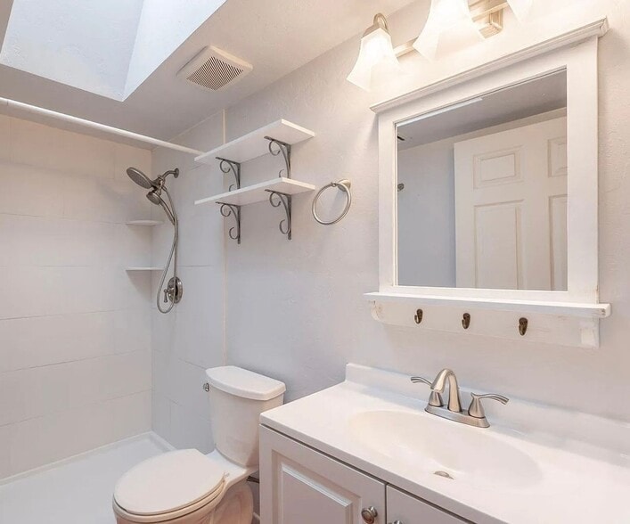 Building Photo - 2521 S Calle De Humes