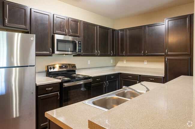 2BR, 2BA - 1,072 SF - Kitchen Upgraded Model - Parks at Vine