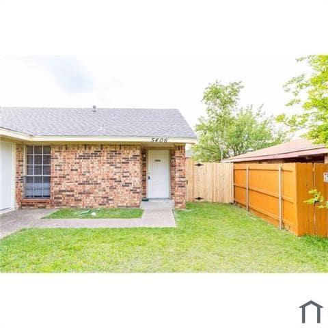 Primary Photo - 5406 Brookhollow Dr
