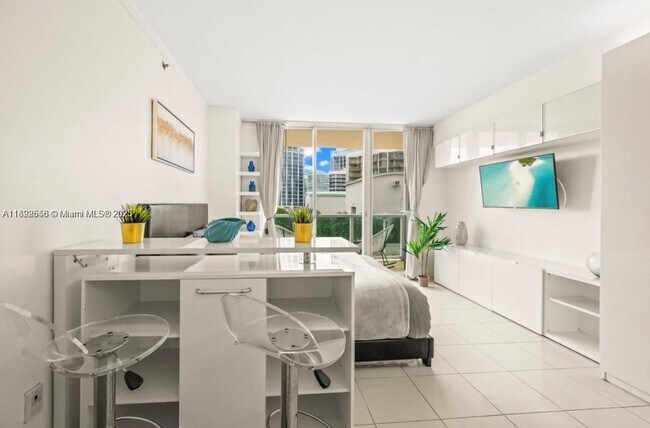 Building Photo - 2889 McFarlane Rd