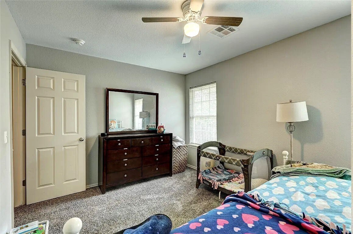 Building Photo - 2404 Deer Chase Dr