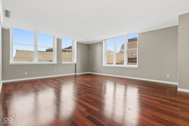 Building Photo - 141 S Meridian St