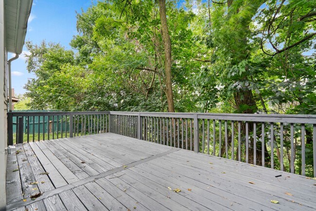 Building Photo - Beautiful 3 Bedroom House in Munhall available now!