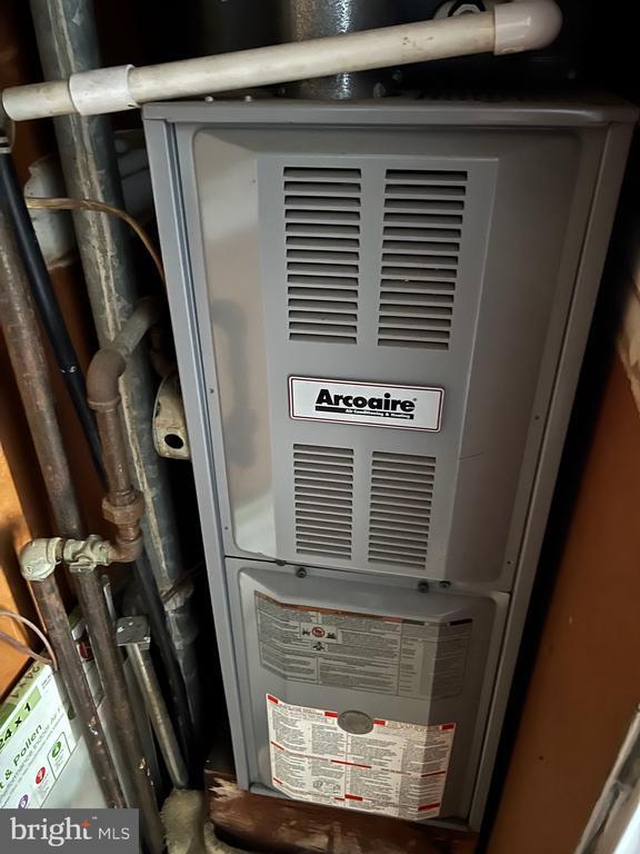 Building Photo - 9921 Bustleton Ave