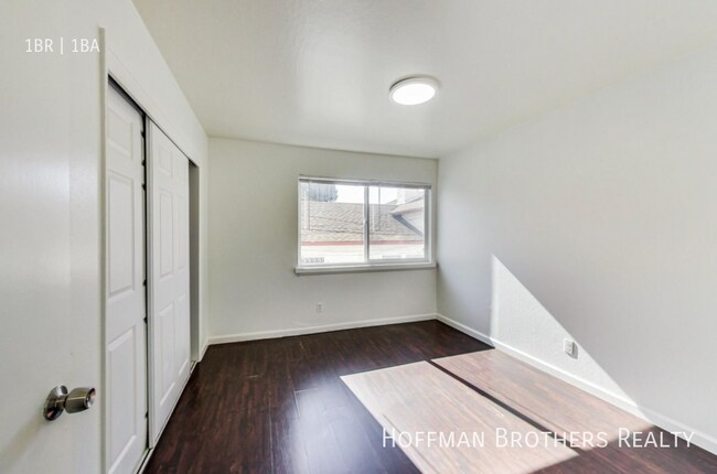 Building Photo - 1844 7th Ave