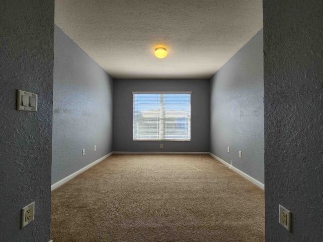 Building Photo - 4560 SW 52nd Cir