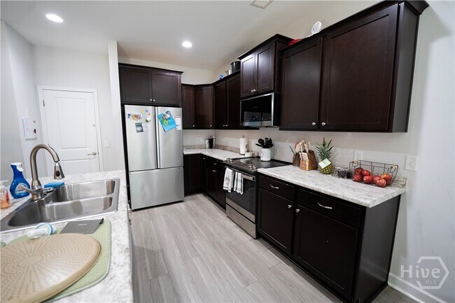 Building Photo - 54 Shuman St