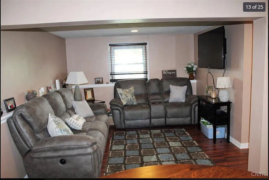 Building Photo - 8225 Lucchesi Dr
