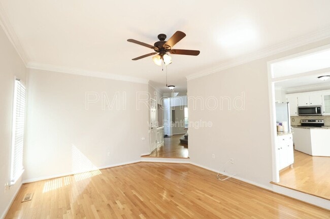 Building Photo - 6004 Manor Park Terrace