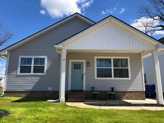 Building Photo - 13 Bigby St