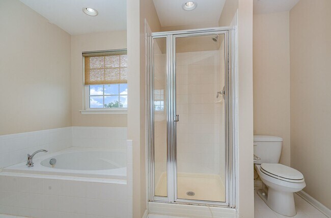 Building Photo - NORTH STAFFORD WELL MAINTAINED TOWNHOME FO...