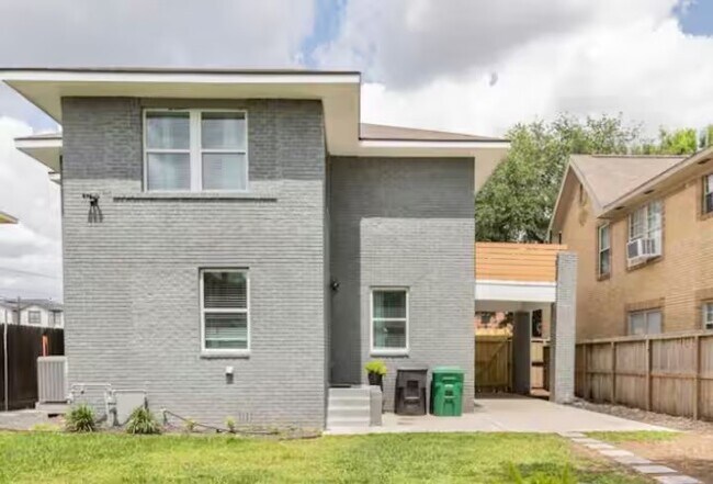 Building Photo - 2108 Berry St