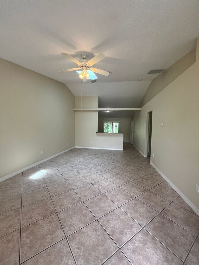 Building Photo - Welcome to this beautiful 3-bedroom, 2-bat...