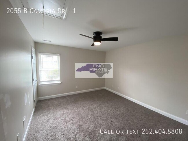 Building Photo - 2055B Cambria Dr