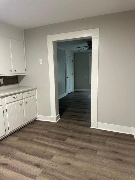 Building Photo - 615 Cassville Rd SE