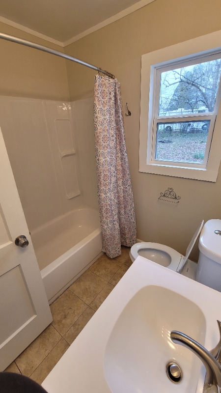 Building Photo - 208 W Chester St