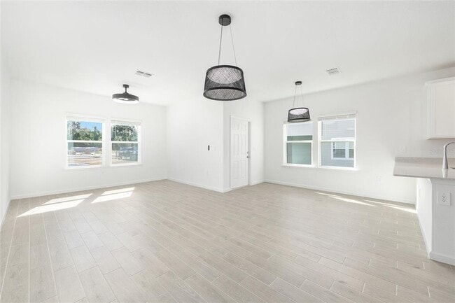 Building Photo - 3625 SE 37th Ct