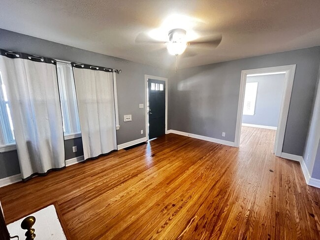 Building Photo - Spacious 3-Bedroom Home for Rent – Comfort...