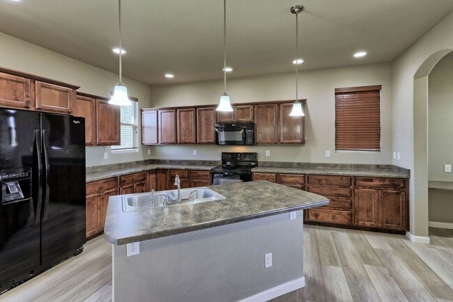 Building Photo - 3 Bedroom 2 1/2 Bath in Loveland