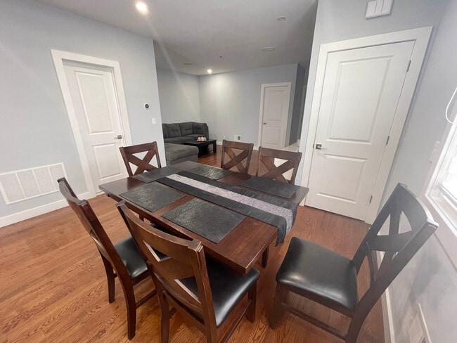 Building Photo - 26 Armm Ave