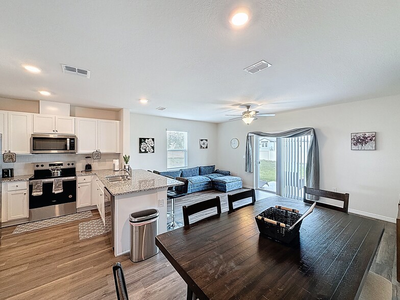 Building Photo - 1303 Tallowwood Ln