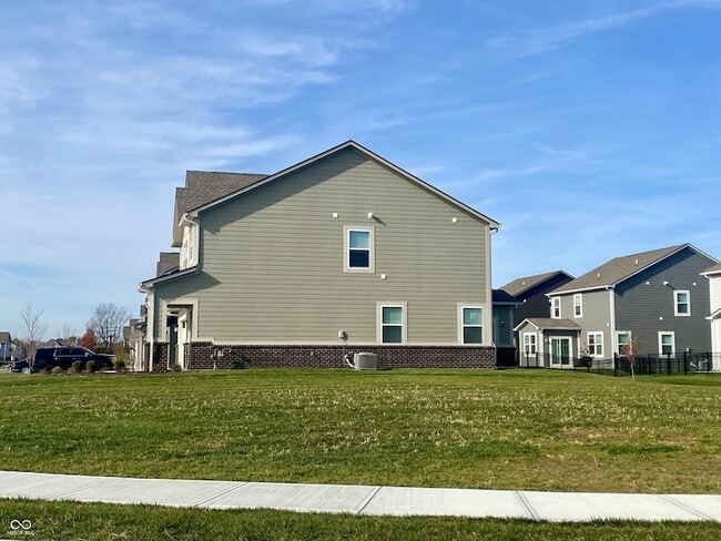 Building Photo - 6652 Clary Trce