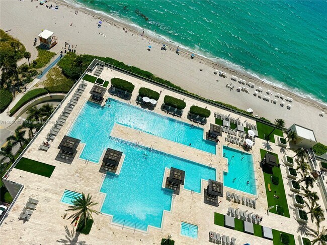Building Photo - 1800 S Ocean Dr