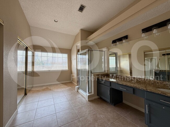 Building Photo - 304 Dakota Trail