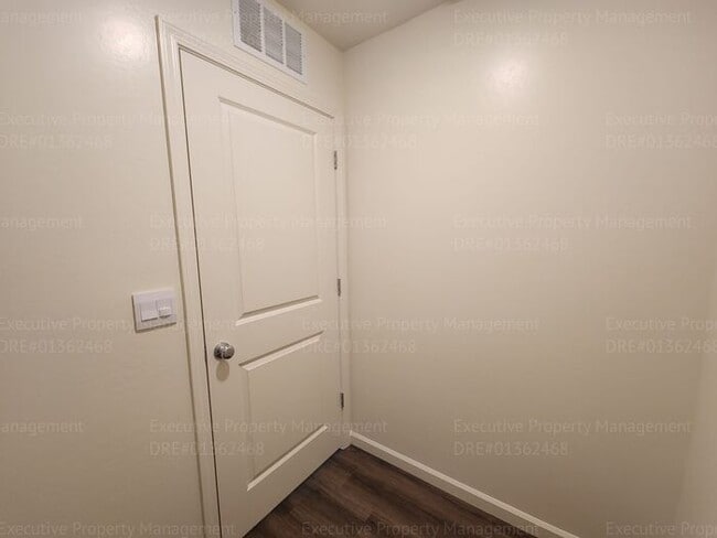 Building Photo - Newly constructed 4 bedroom/ 3 bathroom co...