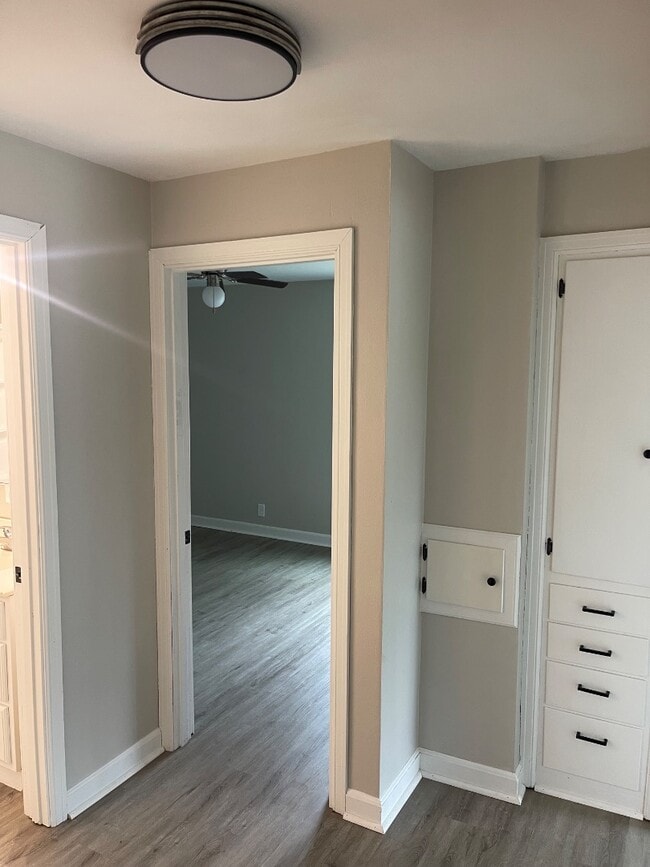 Building Photo - 813 Lincoln St