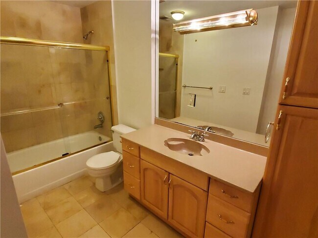 Building Photo - 4209 Pine Heights Dr NE
